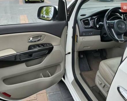 Білий Кіа Карнівал, об'ємом двигуна 2.2 л та пробігом 143 тис. км за 22000 $, фото 31 на Automoto.ua