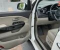 Білий Кіа Карнівал, об'ємом двигуна 2.2 л та пробігом 143 тис. км за 22000 $, фото 31 на Automoto.ua