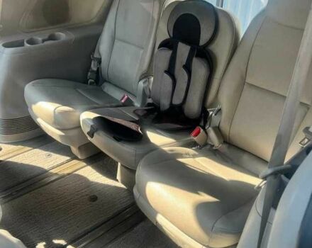 Білий Кіа Карнівал, об'ємом двигуна 2.2 л та пробігом 101 тис. км за 15600 $, фото 10 на Automoto.ua