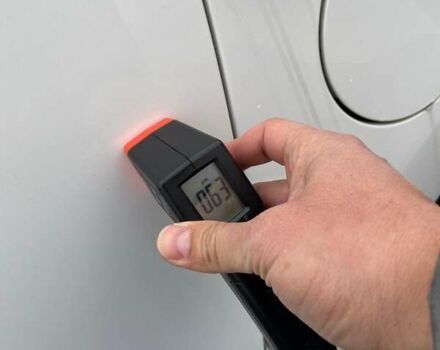 Білий Кіа Карнівал, об'ємом двигуна 2.2 л та пробігом 143 тис. км за 22000 $, фото 49 на Automoto.ua