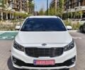 Белый Киа Карнивал, объемом двигателя 2.2 л и пробегом 180 тыс. км за 18499 $, фото 1 на Automoto.ua