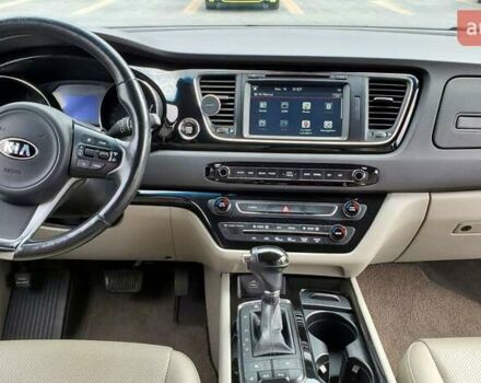 Білий Кіа Карнівал, об'ємом двигуна 2.2 л та пробігом 143 тис. км за 22000 $, фото 34 на Automoto.ua