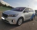 Белый Киа Карнивал, объемом двигателя 2.2 л и пробегом 80 тыс. км за 9000 $, фото 1 на Automoto.ua