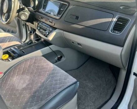 Білий Кіа Карнівал, об'ємом двигуна 2.2 л та пробігом 101 тис. км за 15600 $, фото 6 на Automoto.ua