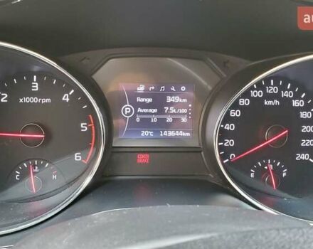 Білий Кіа Карнівал, об'ємом двигуна 2.2 л та пробігом 143 тис. км за 22000 $, фото 12 на Automoto.ua