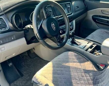 Білий Кіа Карнівал, об'ємом двигуна 2.2 л та пробігом 101 тис. км за 15600 $, фото 5 на Automoto.ua
