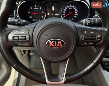 Белый Киа Карнивал, объемом двигателя 2.2 л и пробегом 126 тыс. км за 24100 $, фото 18 на Automoto.ua