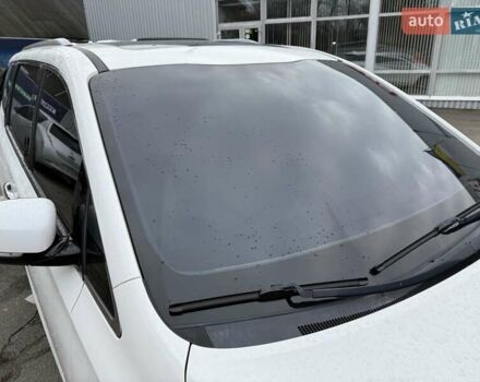 Белый Киа Карнивал, объемом двигателя 2.2 л и пробегом 126 тыс. км за 24100 $, фото 10 на Automoto.ua