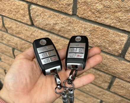 Белый Киа Карнивал, объемом двигателя 2.2 л и пробегом 214 тыс. км за 24300 $, фото 70 на Automoto.ua