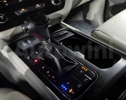 Білий Кіа Карнівал, об'ємом двигуна 0 л та пробігом 151 тис. км за 14000 $, фото 6 на Automoto.ua