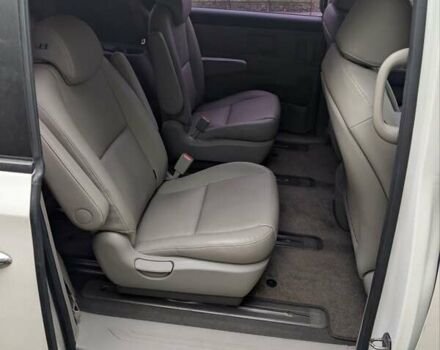 Білий Кіа Карнівал, об'ємом двигуна 2.2 л та пробігом 211 тис. км за 15900 $, фото 24 на Automoto.ua