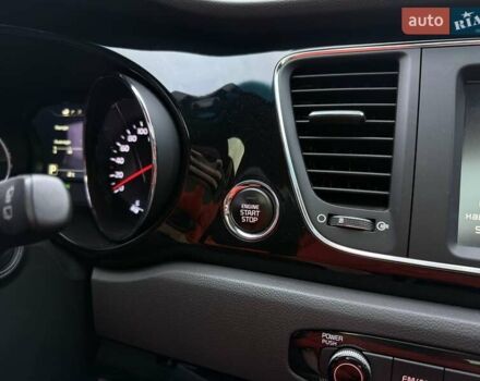 Белый Киа Карнивал, объемом двигателя 2.2 л и пробегом 126 тыс. км за 24100 $, фото 21 на Automoto.ua