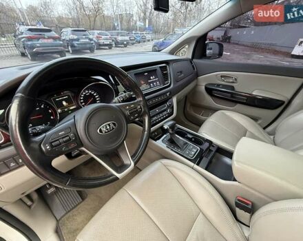 Белый Киа Карнивал, объемом двигателя 2.2 л и пробегом 126 тыс. км за 24100 $, фото 17 на Automoto.ua