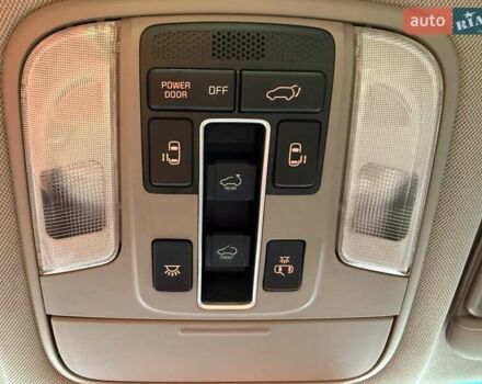 Белый Киа Карнивал, объемом двигателя 2.2 л и пробегом 126 тыс. км за 24100 $, фото 32 на Automoto.ua