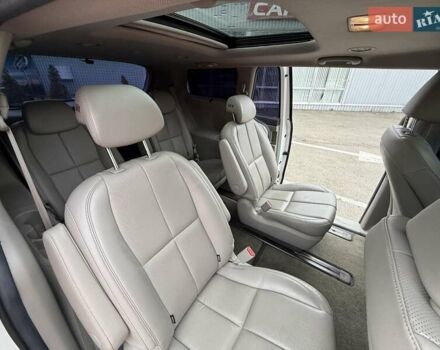 Белый Киа Карнивал, объемом двигателя 2.2 л и пробегом 126 тыс. км за 24100 $, фото 38 на Automoto.ua