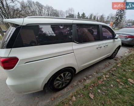 Білий Кіа Карнівал, об'ємом двигуна 2.2 л та пробігом 211 тис. км за 15900 $, фото 1 на Automoto.ua