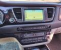 Білий Кіа Карнівал, об'ємом двигуна 2.2 л та пробігом 136 тис. км за 3950 $, фото 9 на Automoto.ua
