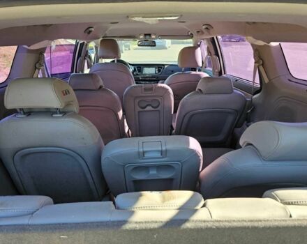 Белый Киа Карнивал, объемом двигателя 2.2 л и пробегом 137 тыс. км за 5300 $, фото 5 на Automoto.ua