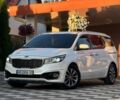 Белый Киа Карнивал, объемом двигателя 2.2 л и пробегом 205 тыс. км за 16960 $, фото 1 на Automoto.ua