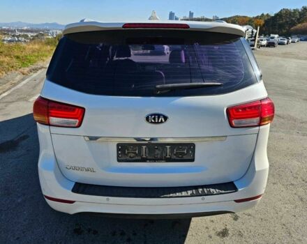 Белый Киа Карнивал, объемом двигателя 2.2 л и пробегом 137 тыс. км за 5300 $, фото 3 на Automoto.ua