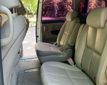 Білий Кіа Карнівал, об'ємом двигуна 2.2 л та пробігом 180 тис. км за 23600 $, фото 8 на Automoto.ua