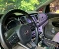 Білий Кіа Карнівал, об'ємом двигуна 2.2 л та пробігом 180 тис. км за 23600 $, фото 9 на Automoto.ua