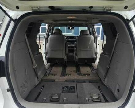 Белый Киа Карнивал, объемом двигателя 0 л и пробегом 129 тыс. км за 17800 $, фото 13 на Automoto.ua