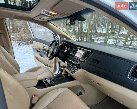 Белый Киа Карнивал, объемом двигателя 2.2 л и пробегом 165 тыс. км за 26700 $, фото 24 на Automoto.ua