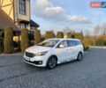 Белый Киа Карнивал, объемом двигателя 2.2 л и пробегом 165 тыс. км за 26700 $, фото 2 на Automoto.ua