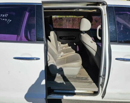 Белый Киа Карнивал, объемом двигателя 2.2 л и пробегом 137 тыс. км за 5300 $, фото 7 на Automoto.ua