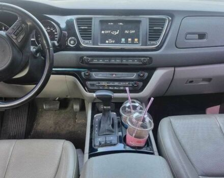 Кіа Карнівал 2017 у Києві на Automoto.ua Білий Кіа Карнівал, об'ємом двигуна 2.2 л та пробігом 120 тис. км за 16000 $, фото 6 на Automoto.ua