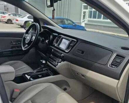 Белый Киа Карнивал, объемом двигателя 0 л и пробегом 129 тыс. км за 17800 $, фото 12 на Automoto.ua