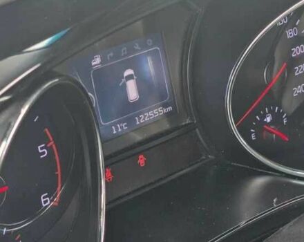 Белый Киа Карнивал, объемом двигателя 0 л и пробегом 129 тыс. км за 17800 $, фото 11 на Automoto.ua