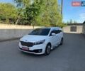 Белый Киа Карнивал, объемом двигателя 2.2 л и пробегом 107 тыс. км за 20700 $, фото 1 на Automoto.ua