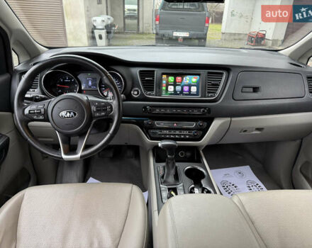 Белый Киа Карнивал, объемом двигателя 2.2 л и пробегом 165 тыс. км за 21500 $, фото 6 на Automoto.ua