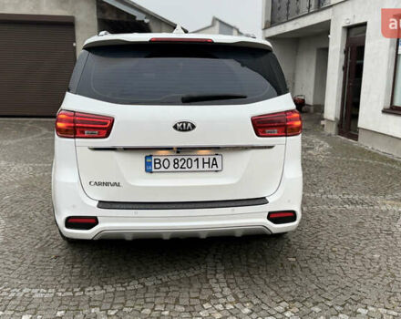 Белый Киа Карнивал, объемом двигателя 2.2 л и пробегом 165 тыс. км за 21500 $, фото 3 на Automoto.ua