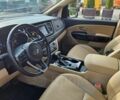 Белый Киа Карнивал, объемом двигателя 0 л и пробегом 74 тыс. км за 17900 $, фото 5 на Automoto.ua