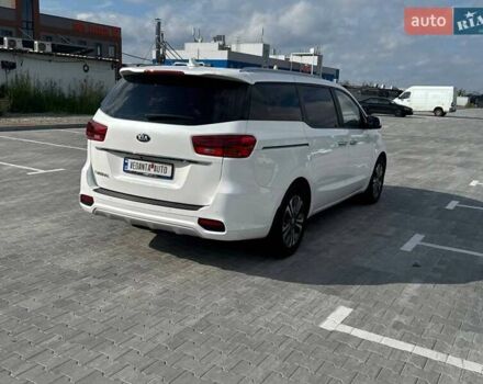 Киа Карнивал 2019 в Киеве на Automoto.ua Белый Киа Карнивал, объемом двигателя 2.2 л и пробегом 108 тыс. км за 28500 $, фото 7 на Automoto.ua
