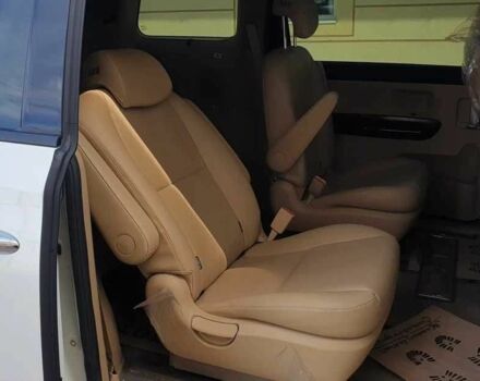 Белый Киа Карнивал, объемом двигателя 2.2 л и пробегом 102 тыс. км за 28900 $, фото 6 на Automoto.ua