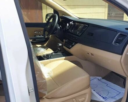 Білий Кіа Карнівал, об'ємом двигуна 2.2 л та пробігом 101 тис. км за 23000 $, фото 7 на Automoto.ua