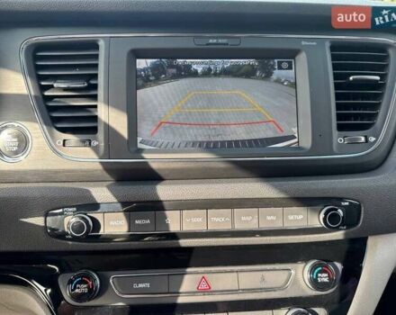 Киа Карнивал 2019 в Киеве на Automoto.ua Белый Киа Карнивал, объемом двигателя 2.2 л и пробегом 108 тыс. км за 28500 $, фото 16 на Automoto.ua