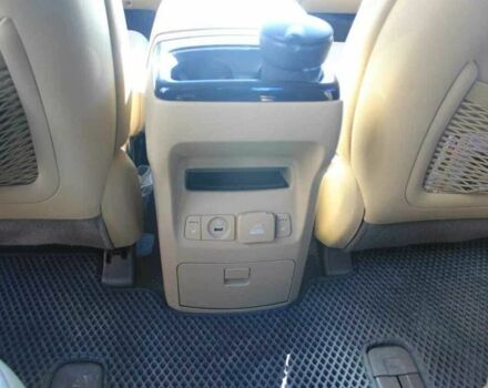 Белый Киа Карнивал, объемом двигателя 2.2 л и пробегом 143 тыс. км за 22000 $, фото 8 на Automoto.ua