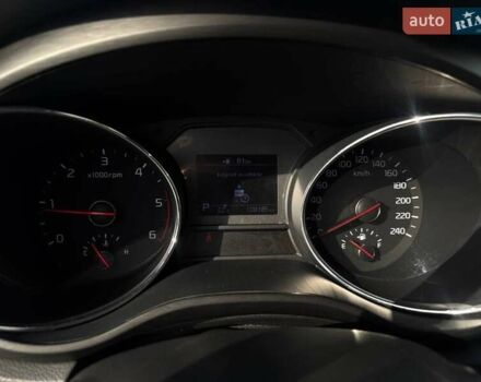 Киа Карнивал 2019 в Киеве на Automoto.ua Белый Киа Карнивал, объемом двигателя 2.2 л и пробегом 108 тыс. км за 28500 $, фото 12 на Automoto.ua
