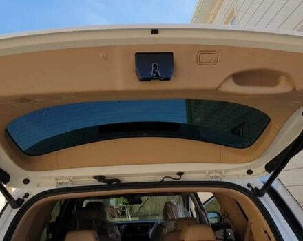 Киа Карнивал 2019 в Киеве на Automoto.ua Белый Киа Карнивал, объемом двигателя 2.2 л и пробегом 98 тыс. км за 18983 $, фото 13 на Automoto.ua