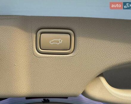 Белый Киа Карнивал, объемом двигателя 2.2 л и пробегом 140 тыс. км за 25900 $, фото 9 на Automoto.ua