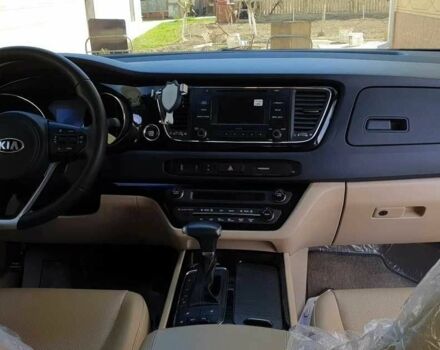 Білий Кіа Карнівал, об'ємом двигуна 2.2 л та пробігом 101 тис. км за 23000 $, фото 9 на Automoto.ua