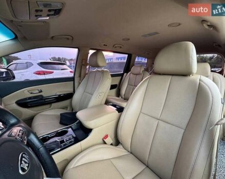 Белый Киа Карнивал, объемом двигателя 2.2 л и пробегом 140 тыс. км за 25900 $, фото 20 на Automoto.ua