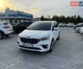 Киа Карнивал 2019 в Киеве на Automoto.ua Белый Киа Карнивал, объемом двигателя 2.2 л и пробегом 140 тыс. км за 25900 $, фото 1 на Automoto.ua