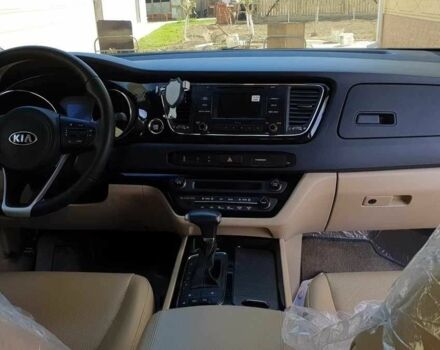 Білий Кіа Карнівал, об'ємом двигуна 2.2 л та пробігом 98 тис. км за 18983 $, фото 4 на Automoto.ua