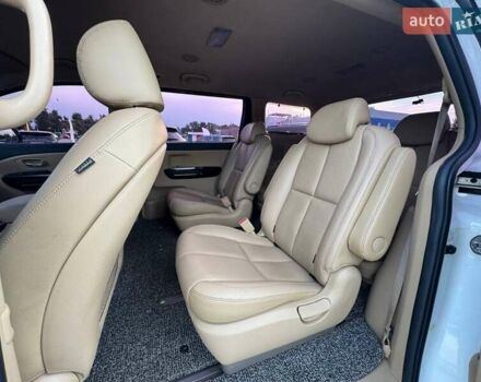 Киа Карнивал 2019 в Киеве на Automoto.ua Белый Киа Карнивал, объемом двигателя 2.2 л и пробегом 140 тыс. км за 25900 $, фото 23 на Automoto.ua